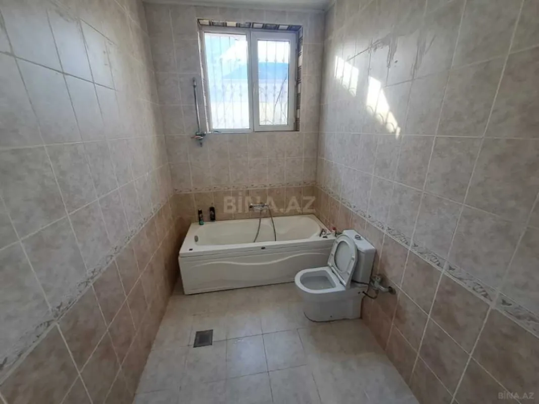 Satılır 7 otaqlı həyət evi 488 m²