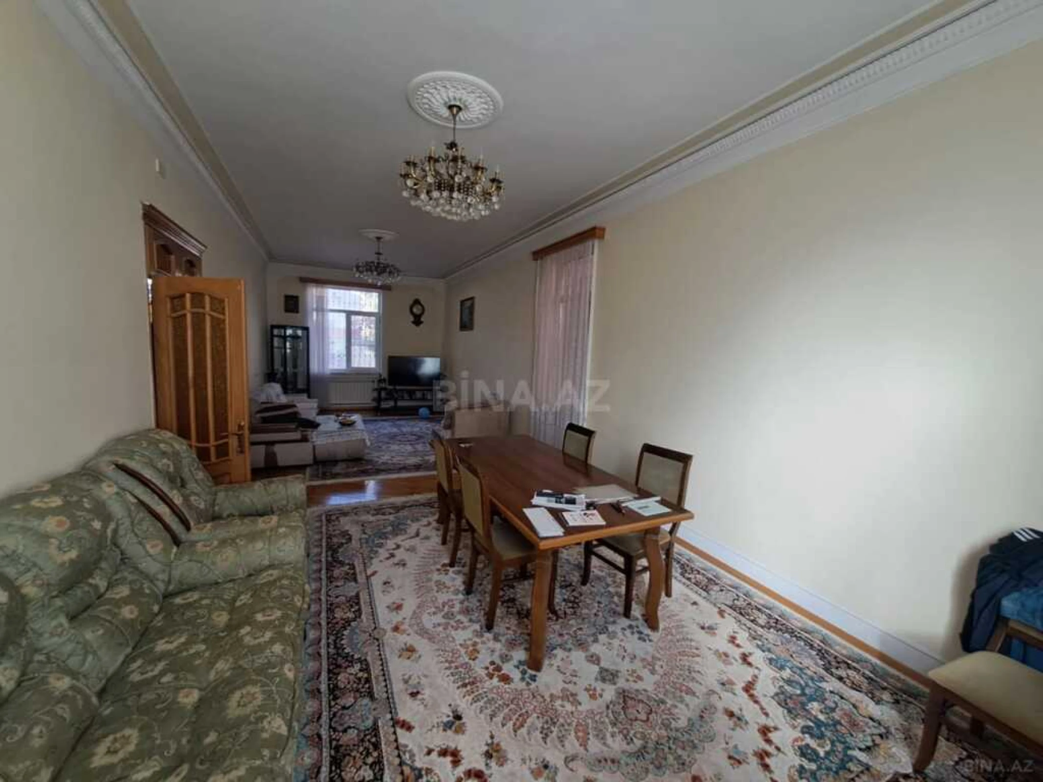 Satılır 7 otaqlı həyət evi 488 m²