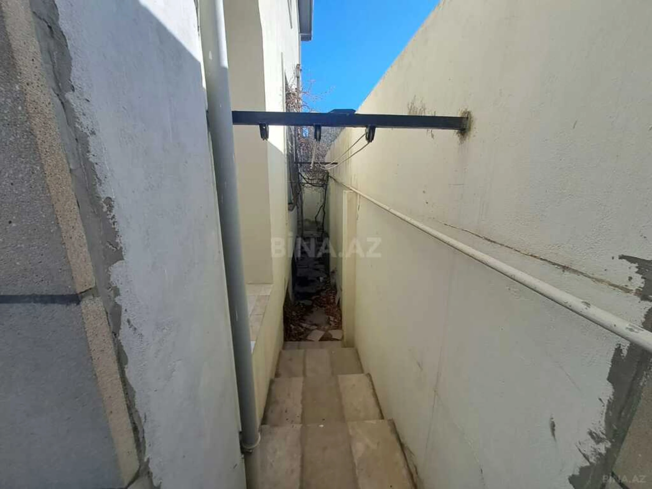 Satılır 7 otaqlı həyət evi 488 m²