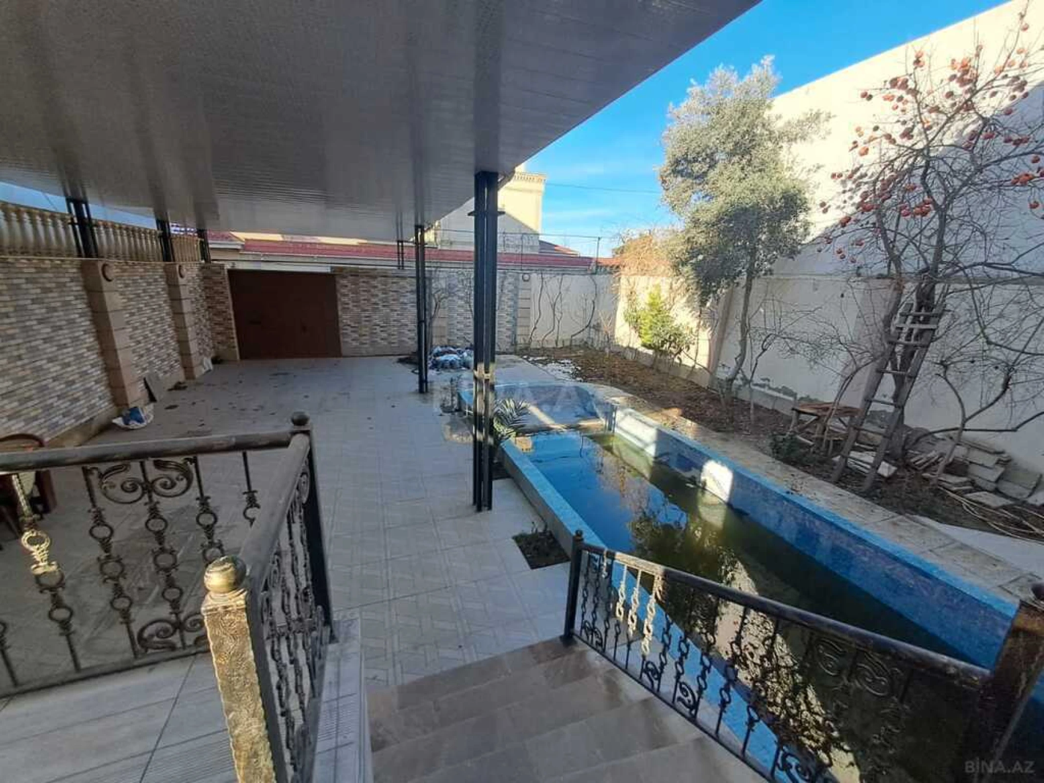 Satılır 7 otaqlı həyət evi 488 m²