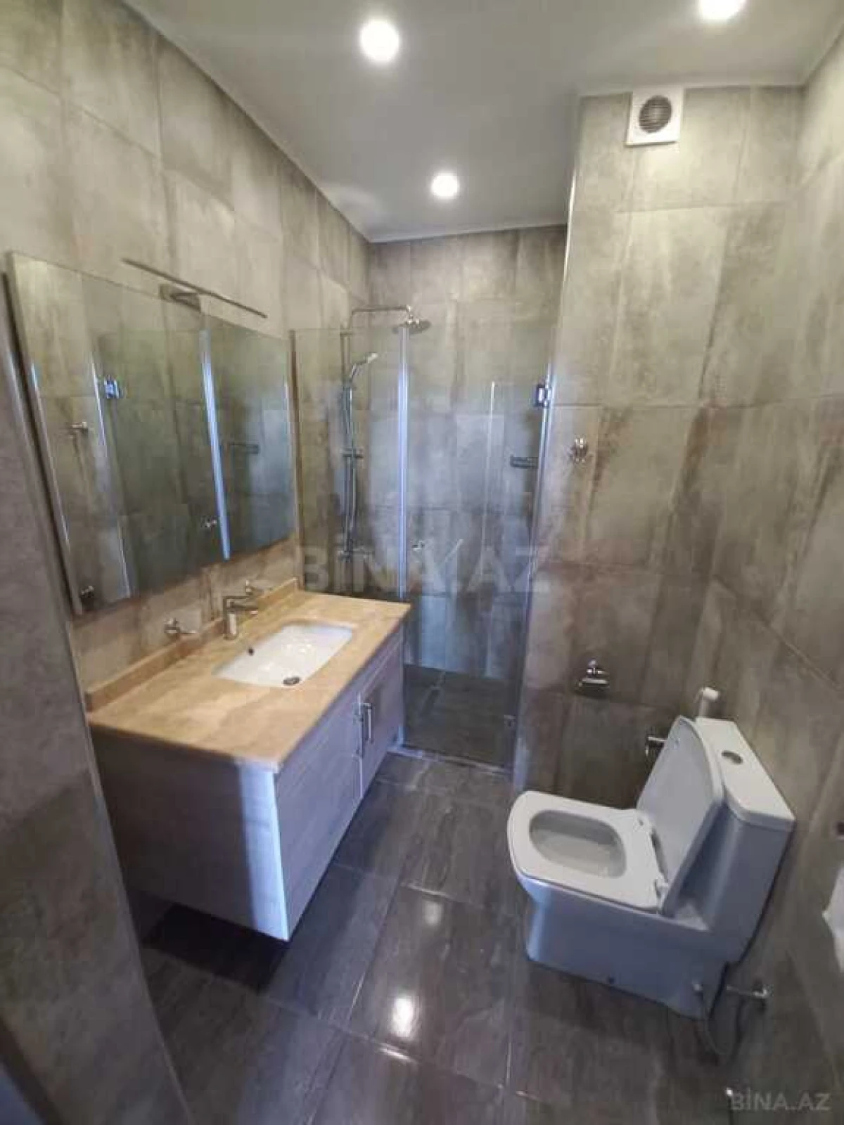 Kirayə verilir 3 otaqlı mənzil 130 m²