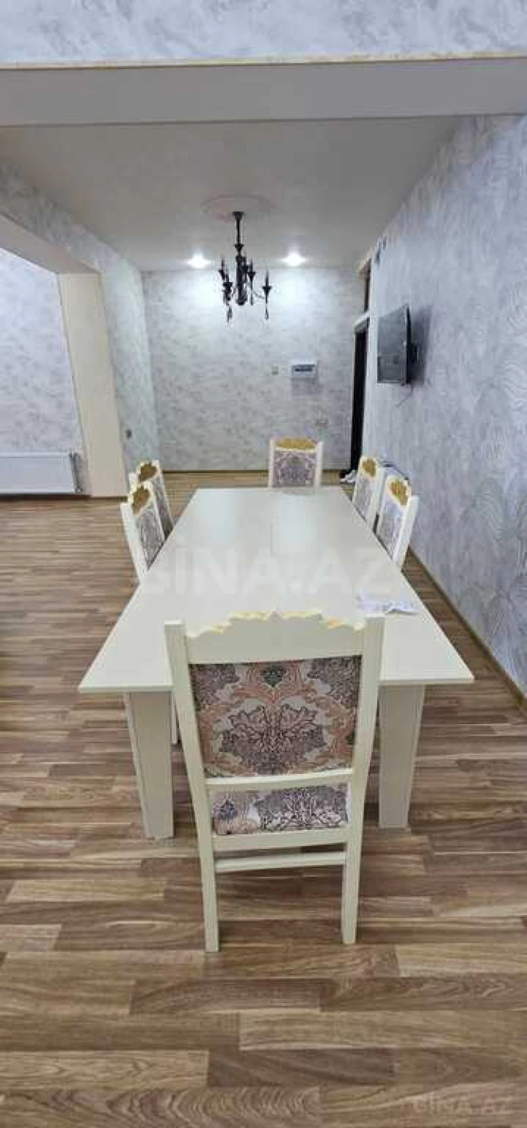 Satılır 3 otaqlı mənzil 110 m²