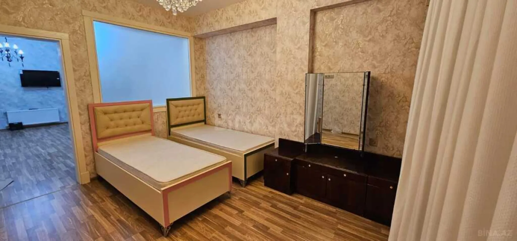 Satılır 3 otaqlı mənzil 110 m²