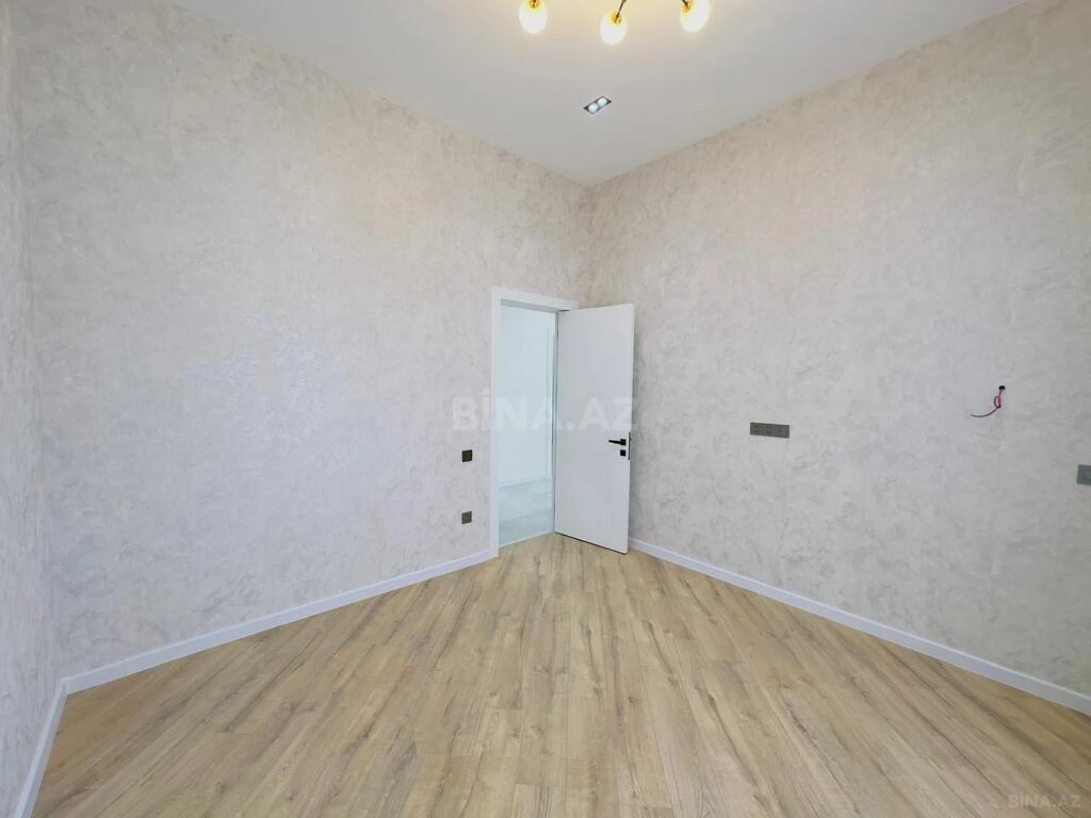 Satılır 4 otaqlı həyət evi 142 m²