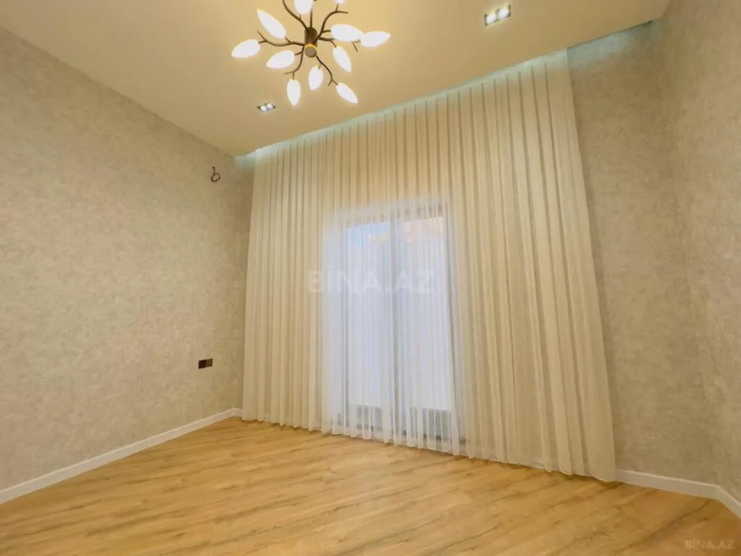 Satılır 4 otaqlı həyət evi 142 m²