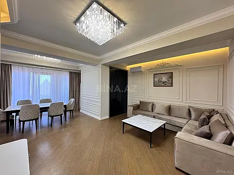 Satılır 4 otaqlı mənzil 205 m²