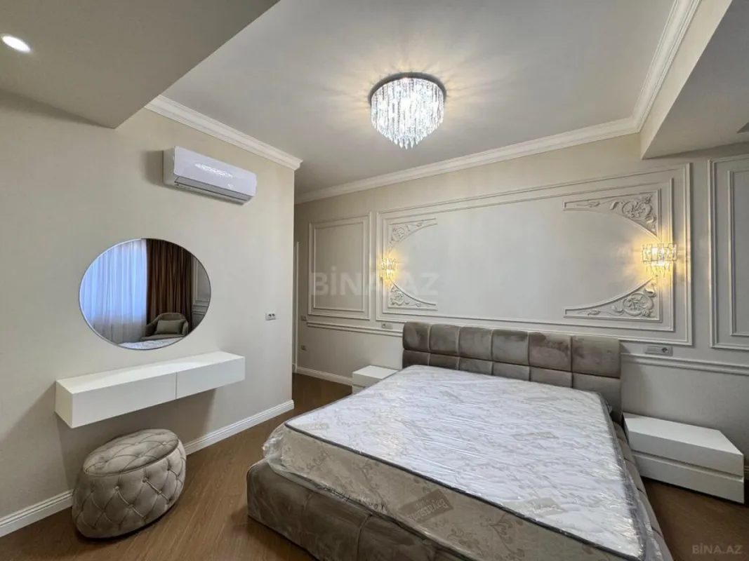 Satılır 4 otaqlı mənzil 205 m²