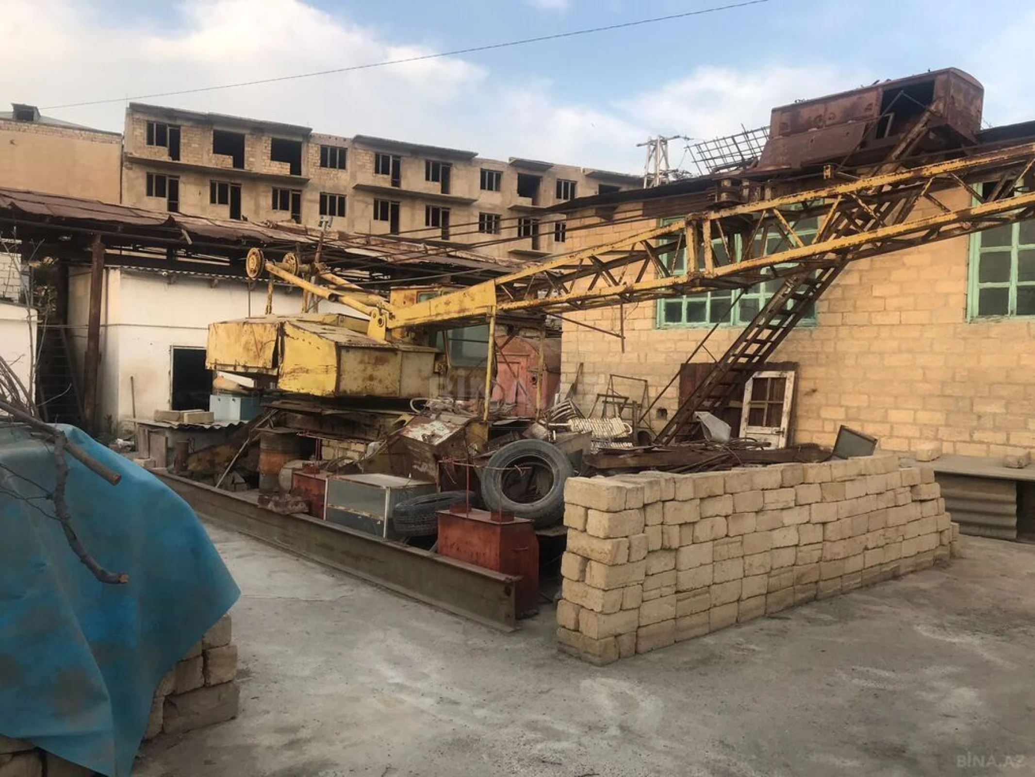 Satılır obyekt 2100 m²