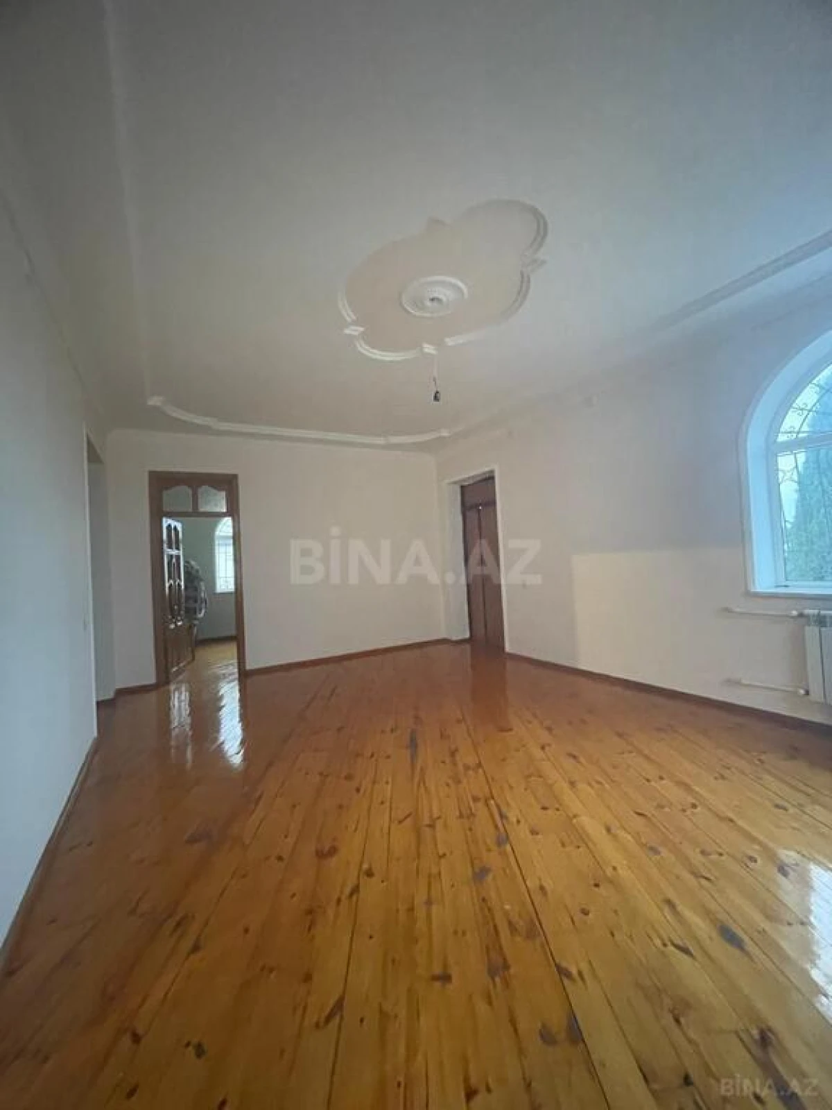 Satılır 7 otaqlı həyət evi 350 m²