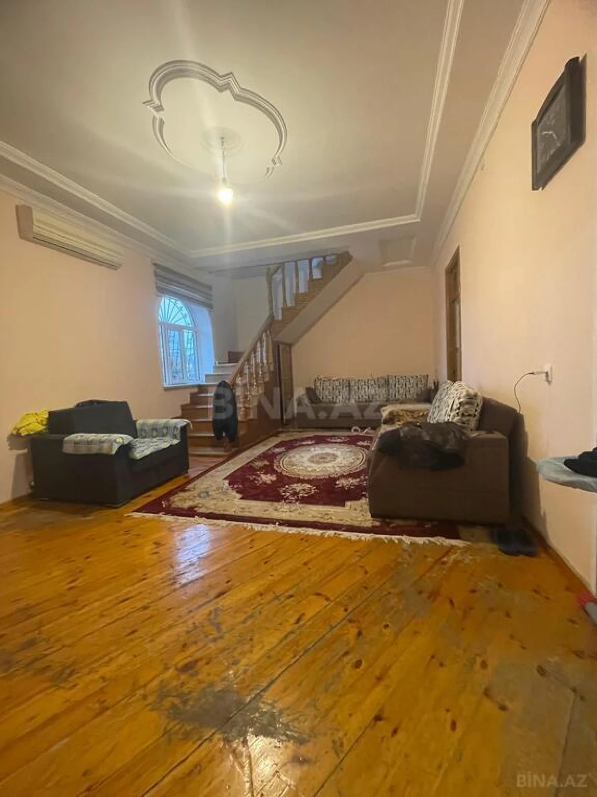 Satılır 7 otaqlı həyət evi 350 m²
