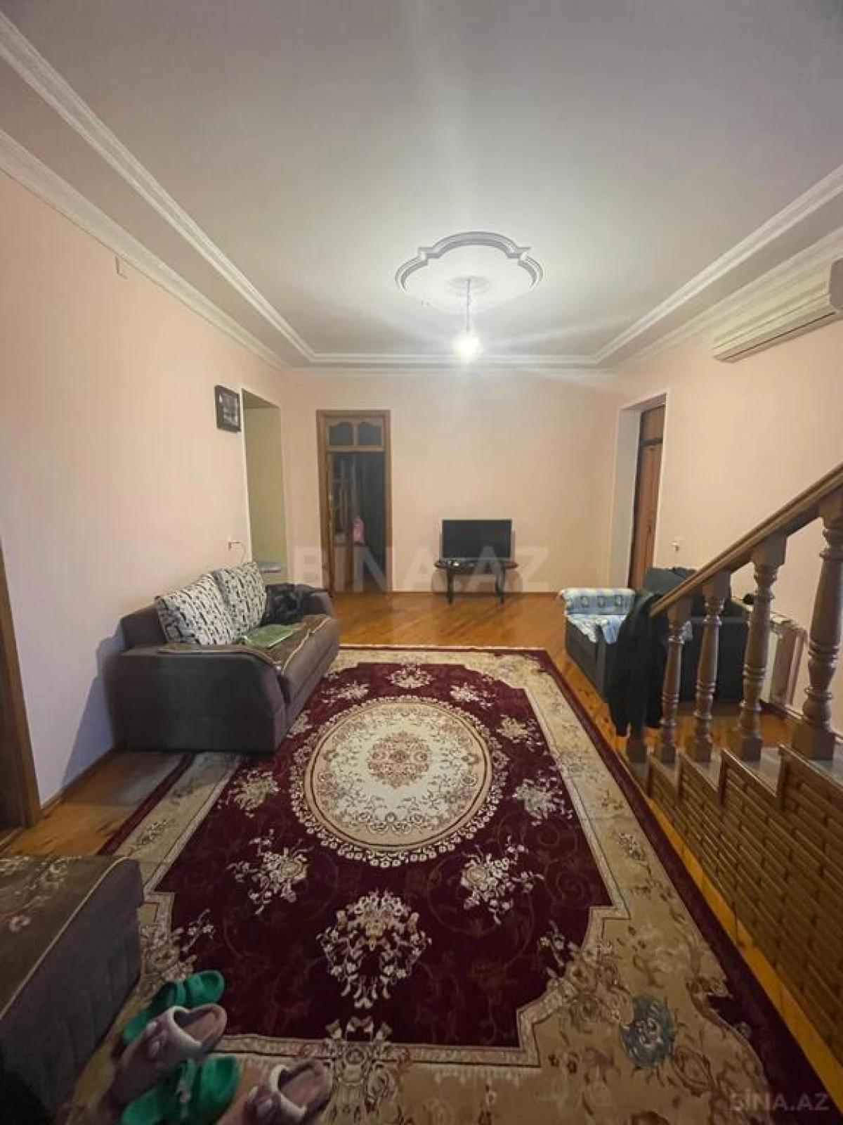 Satılır 7 otaqlı həyət evi 350 m²