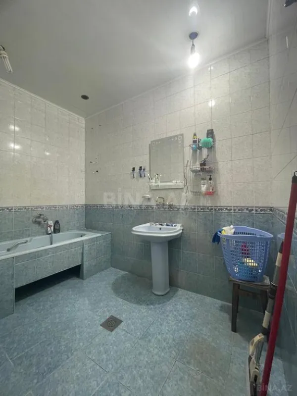 Satılır 7 otaqlı həyət evi 350 m²