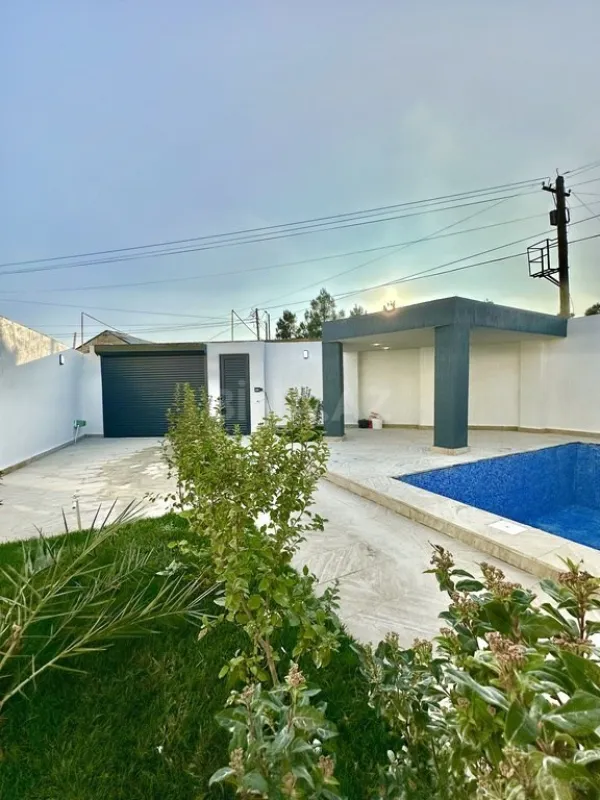 Satılır 4 otaqlı həyət evi 120 m²