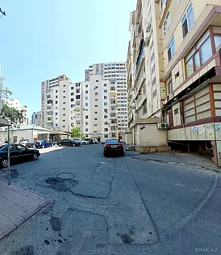 Satılır 4 otaqlı mənzil 112 m²