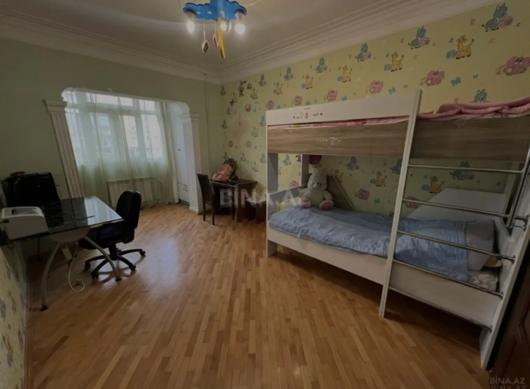 Satılır 4 otaqlı mənzil 112 m²