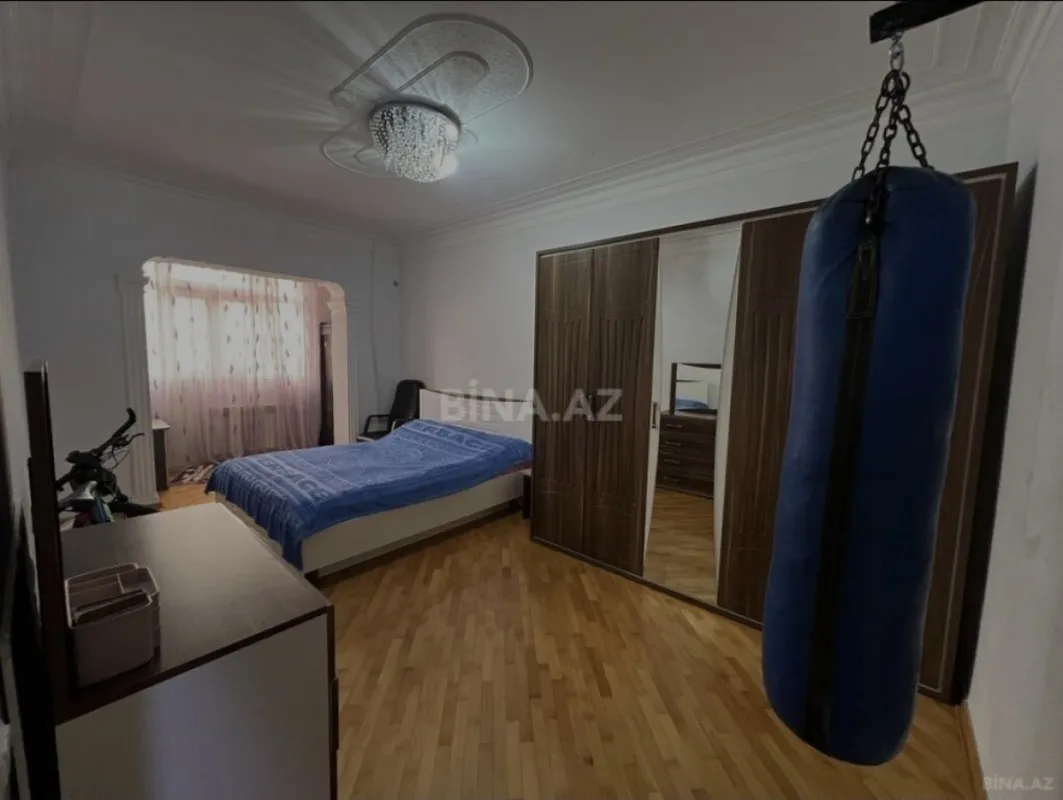 Satılır 4 otaqlı mənzil 112 m²