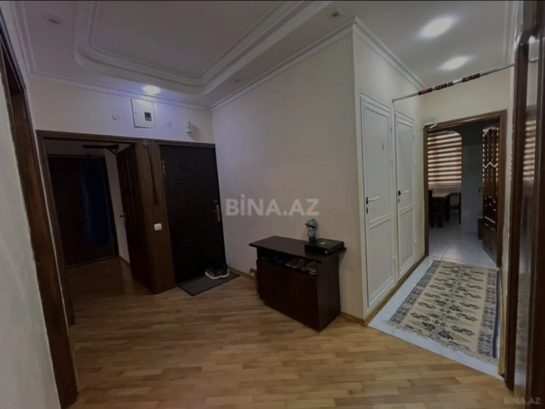 Satılır 4 otaqlı mənzil 112 m²