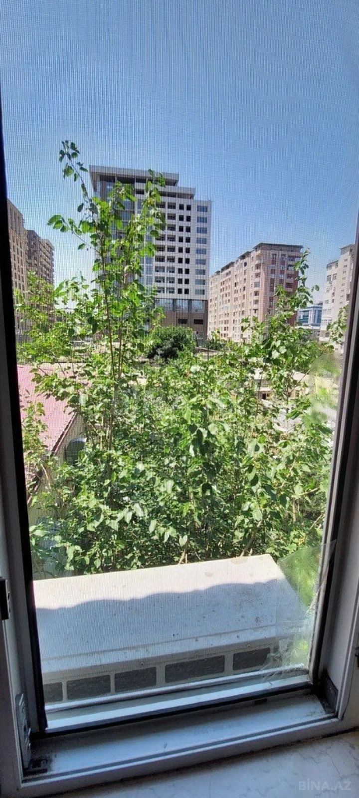 Satılır 4 otaqlı mənzil 112 m²