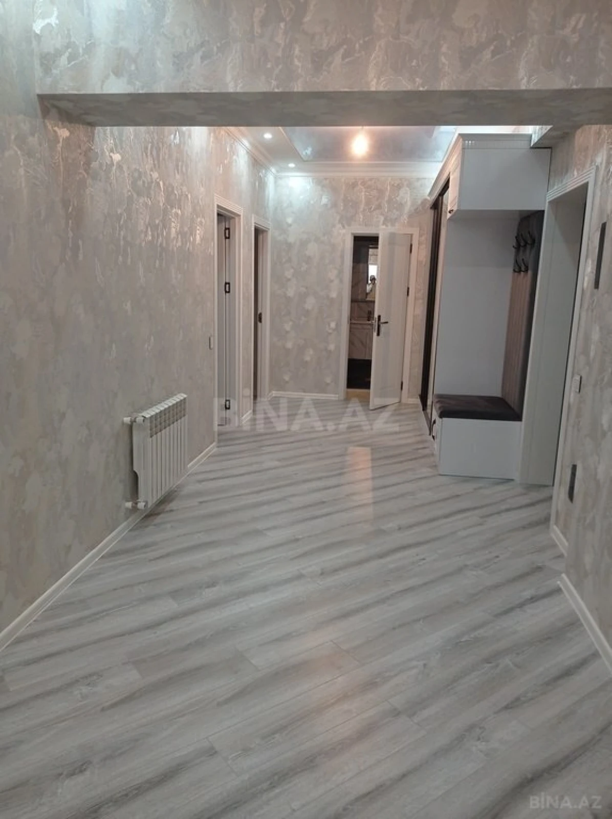 Satılır 4 otaqlı mənzil 128 m²