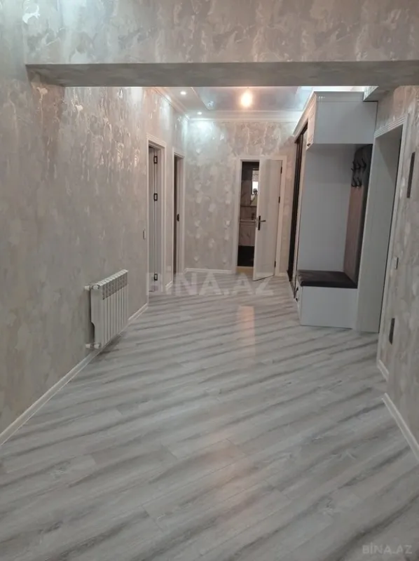 Satılır 4 otaqlı mənzil 128 m²