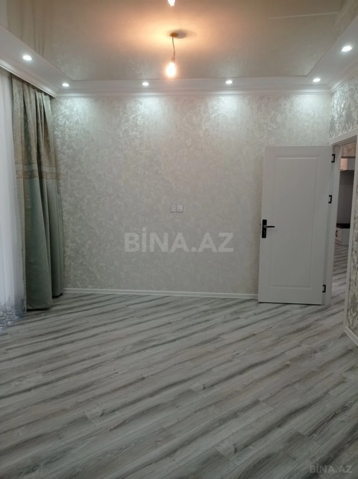 Satılır 4 otaqlı mənzil 128 m²