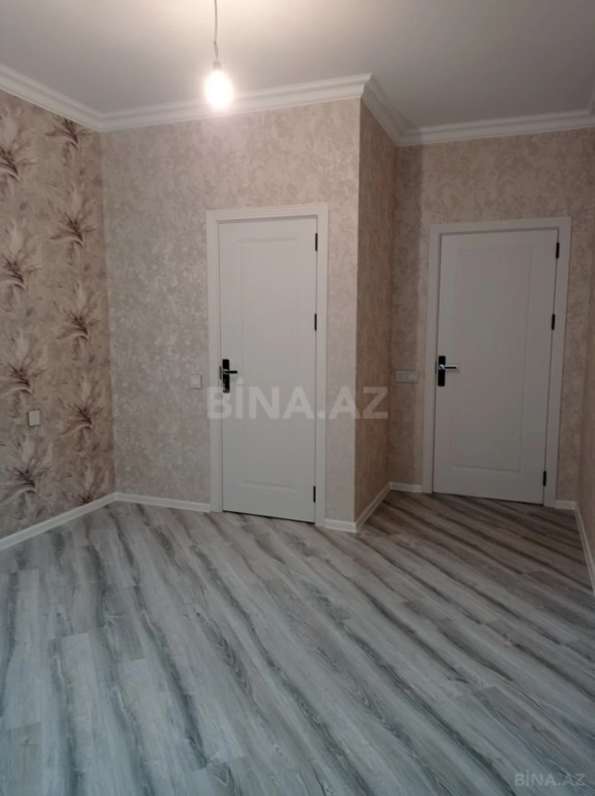 Satılır 4 otaqlı mənzil 128 m²