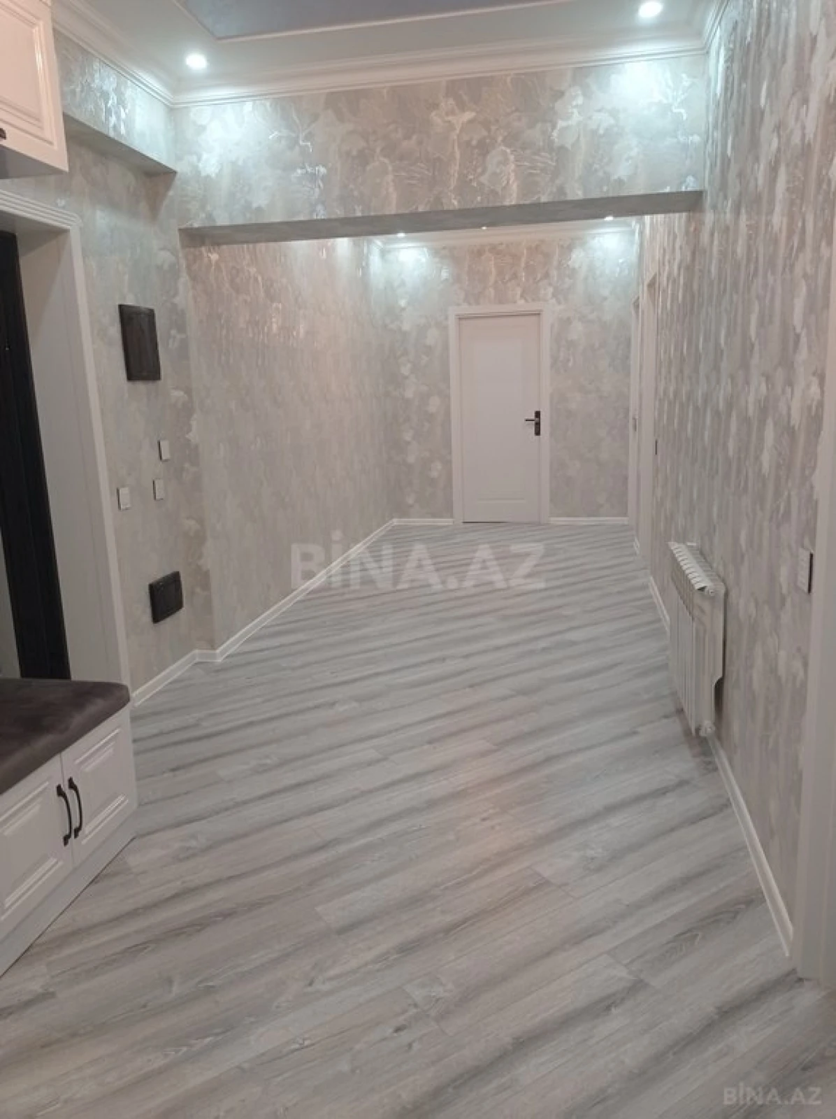 Satılır 4 otaqlı mənzil 128 m²