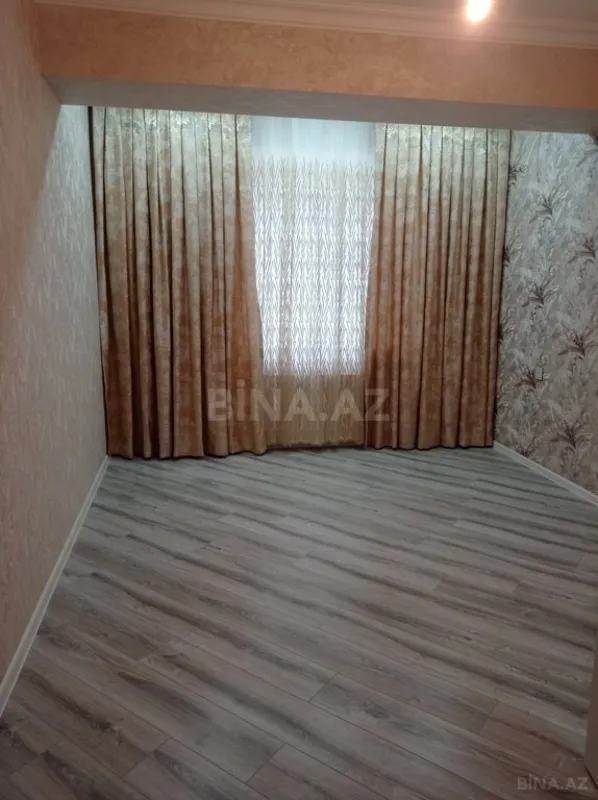 Satılır 4 otaqlı mənzil 128 m²