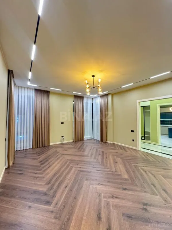 Satılır 4 otaqlı həyət evi 300 m²