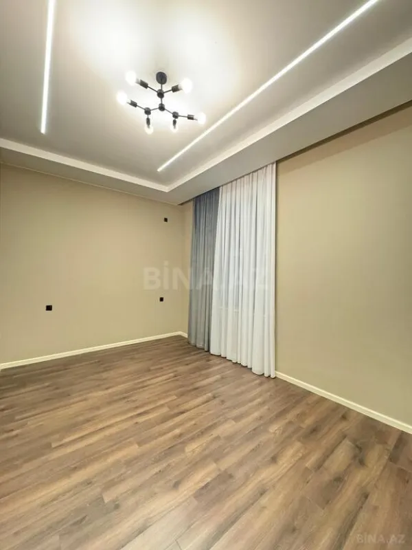 Satılır 4 otaqlı həyət evi 300 m²