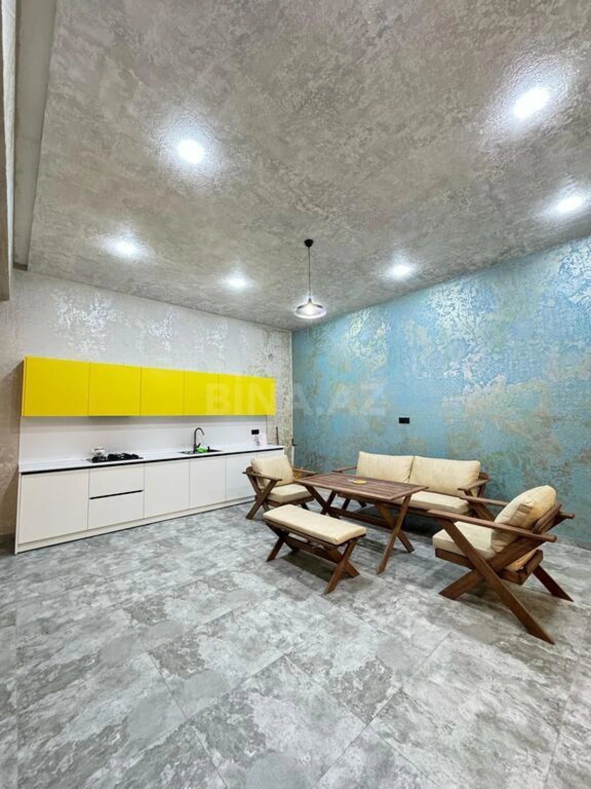 Satılır 4 otaqlı həyət evi 300 m²