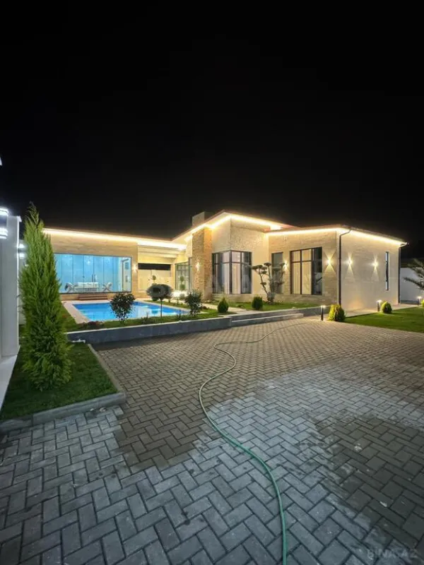 Satılır 4 otaqlı həyət evi 300 m²
