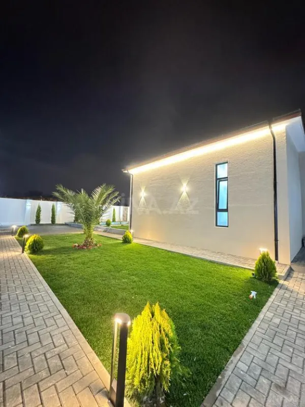 Satılır 4 otaqlı həyət evi 300 m²