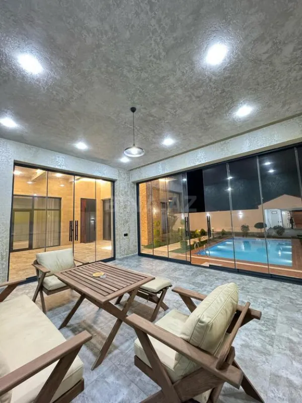 Satılır 4 otaqlı həyət evi 300 m²