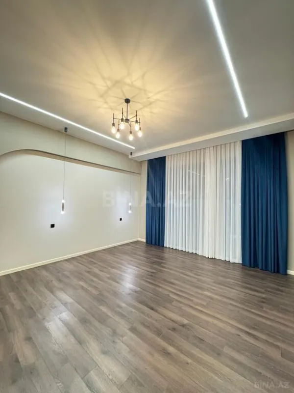 Satılır 4 otaqlı həyət evi 300 m²