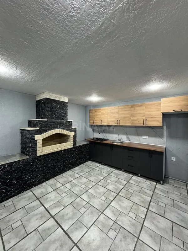 Satılır 4 otaqlı həyət evi 180 m²