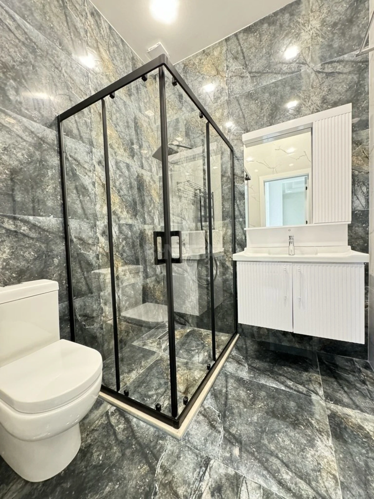 Satılır 4 otaqlı həyət evi 180 m²