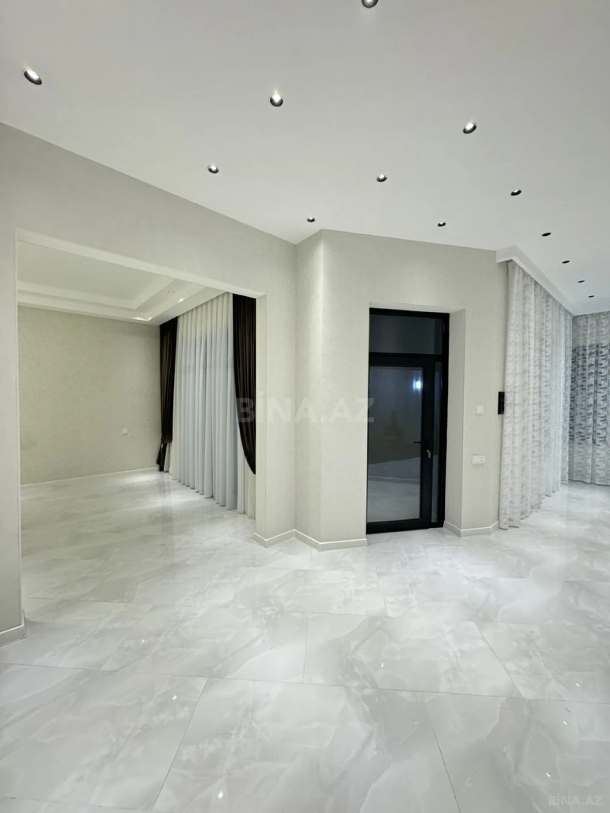 Satılır 4 otaqlı həyət evi 180 m²