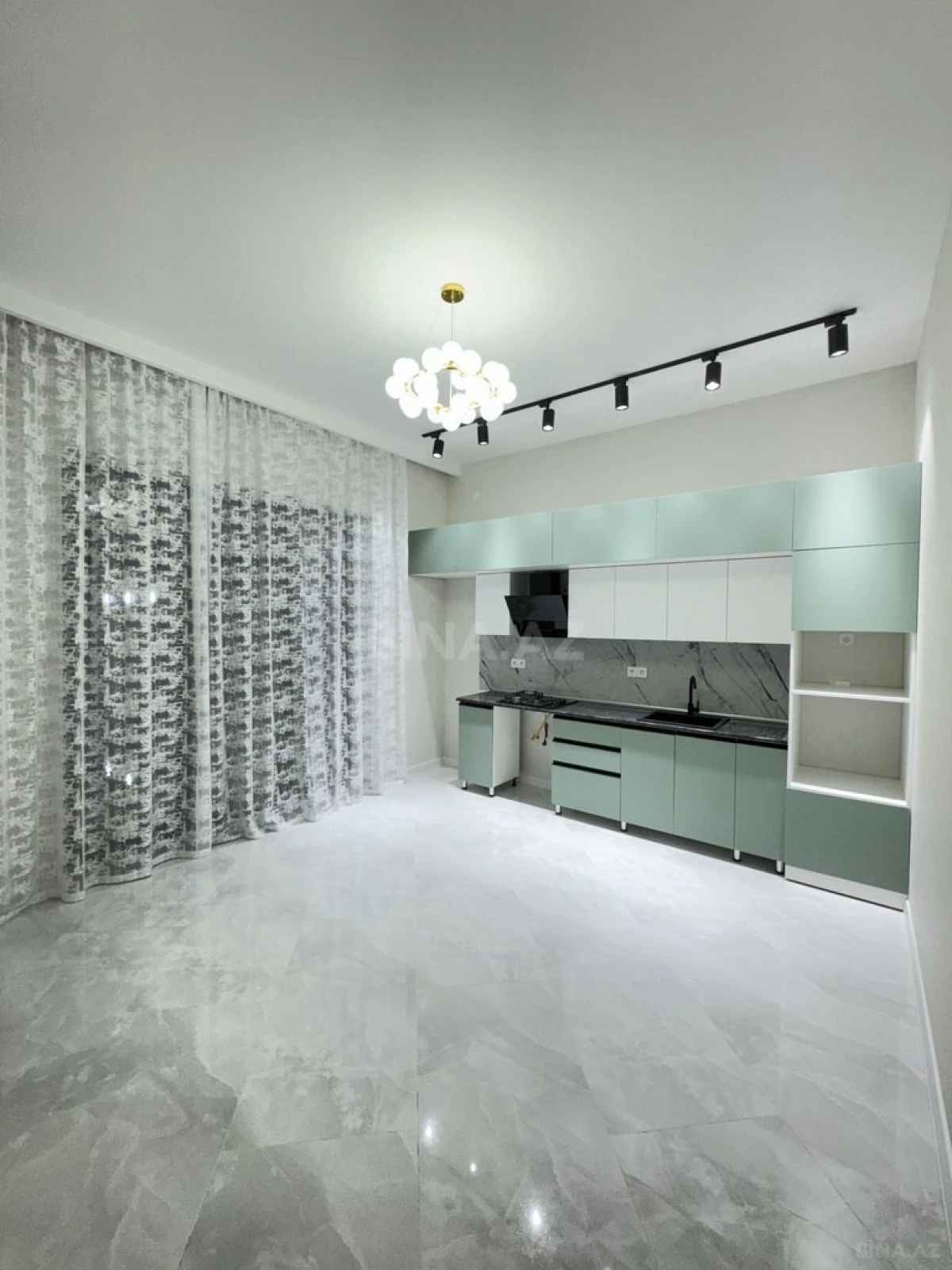 Satılır 4 otaqlı həyət evi 180 m²