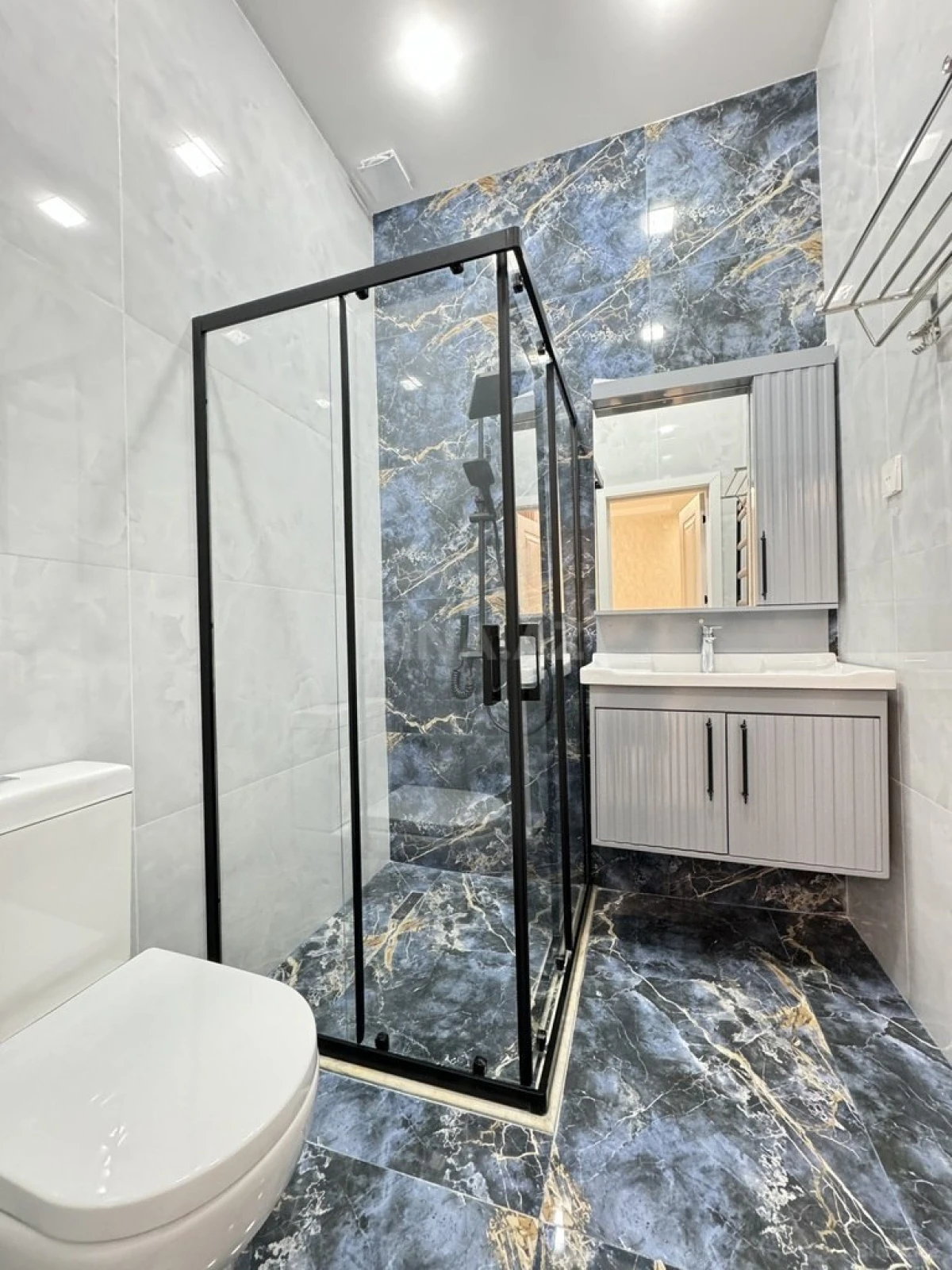 Satılır 4 otaqlı həyət evi 180 m²