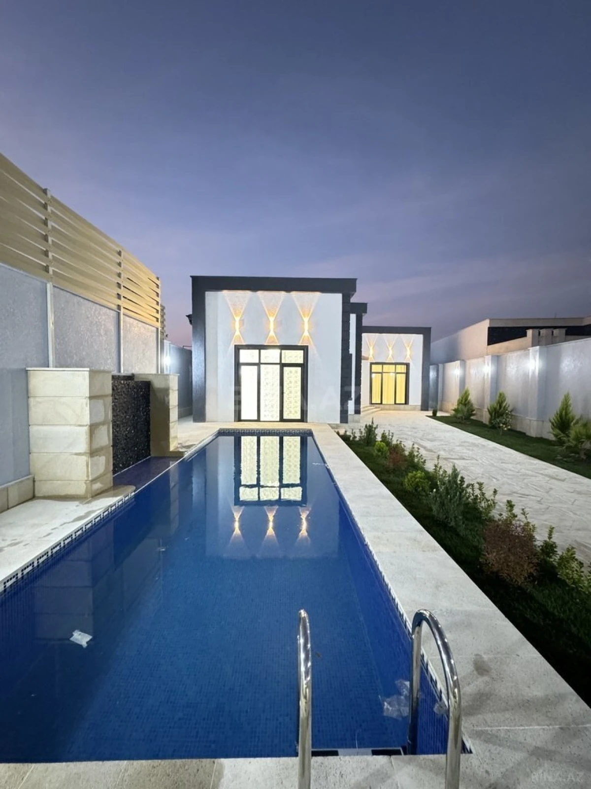 Satılır 4 otaqlı həyət evi 180 m²