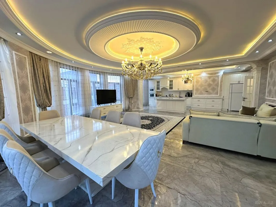 Satılır 4 otaqlı mənzil 191 m²