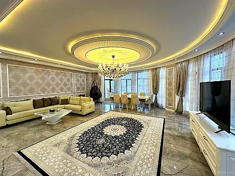 Satılır 4 otaqlı mənzil 191 m²