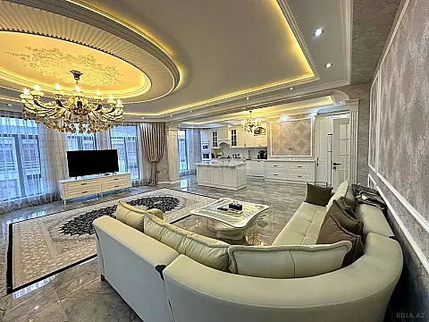 Satılır 4 otaqlı mənzil 191 m²