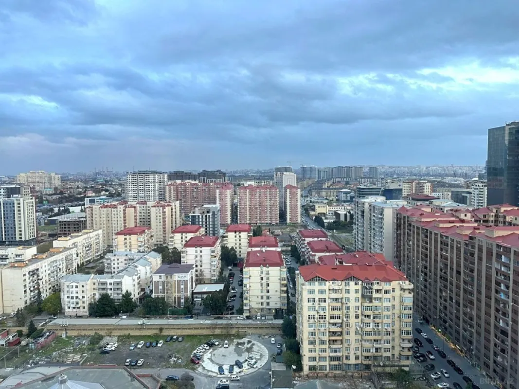 Satılır 4 otaqlı mənzil 191 m²