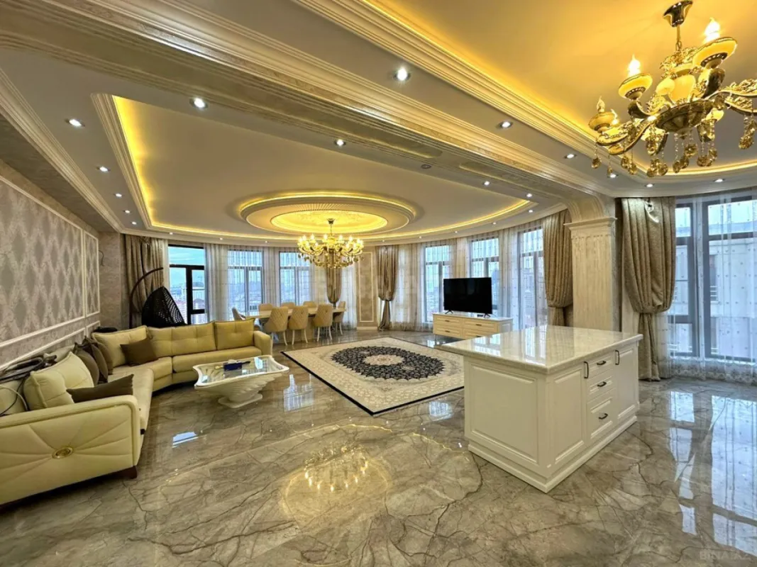 Satılır 4 otaqlı mənzil 191 m²