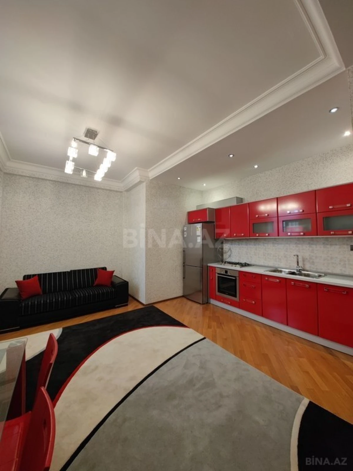 Satılır 9 otaqlı həyət evi 750 m²