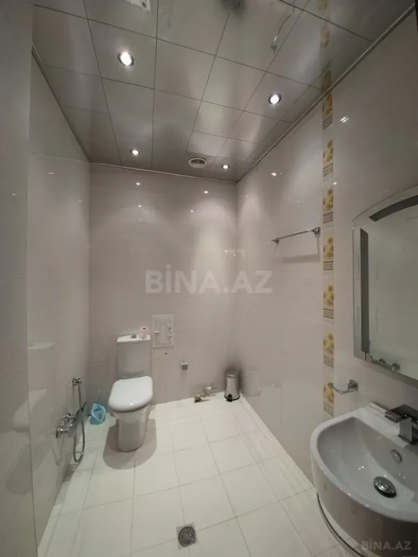 Satılır 9 otaqlı həyət evi 750 m²