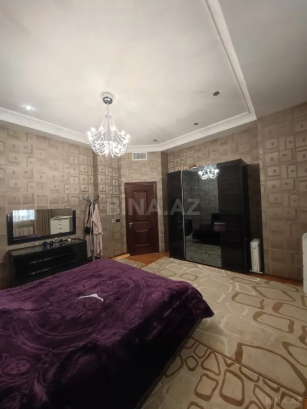 Satılır 9 otaqlı həyət evi 750 m²