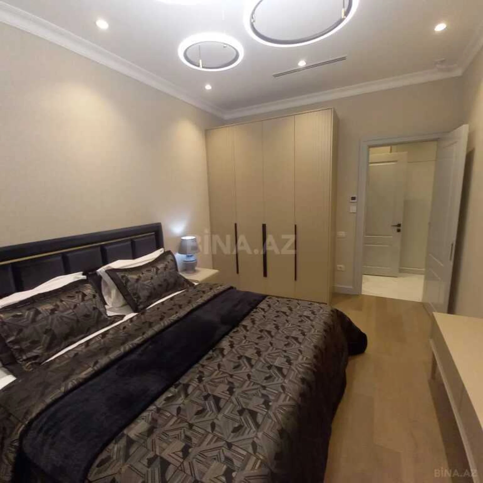 Satılır 2 otaqlı mənzil 59 m²